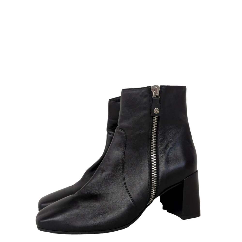 NEW Aquatalia heeled booties sz11 block heel solid black Luzio made in Italy
